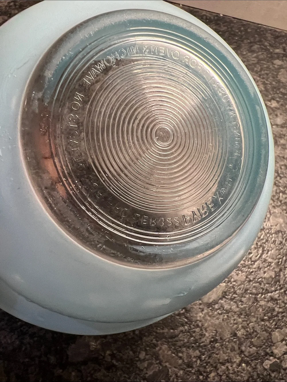 Vintage 1 ltr 322 Pyrex Robin egg Blue Glass Bowl.